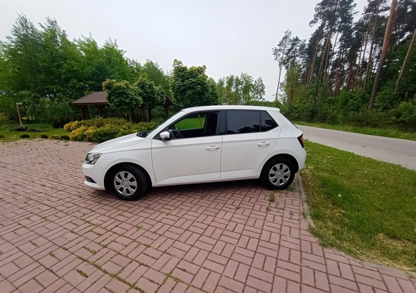 Skoda Fabia cena 16500 przebieg: 299000, rok produkcji 2016 z Kielce małe 529